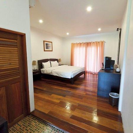 Tree House Hotel Sisaket Экстерьер фото