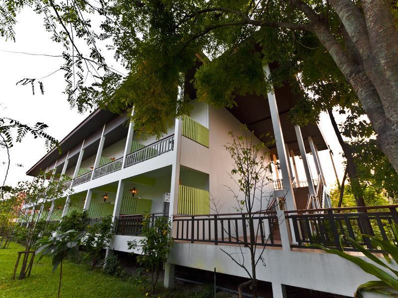 Tree House Hotel Sisaket Экстерьер фото