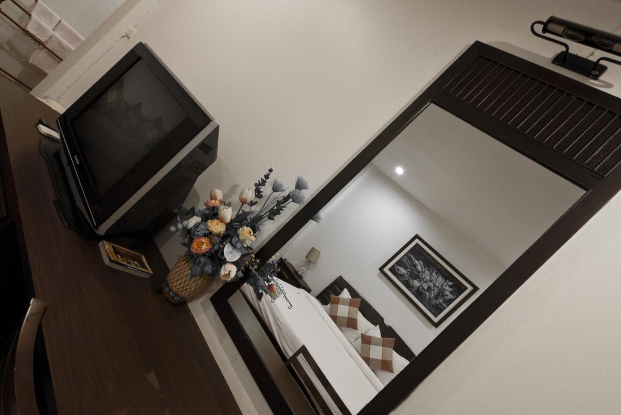Tree House Hotel Sisaket Экстерьер фото