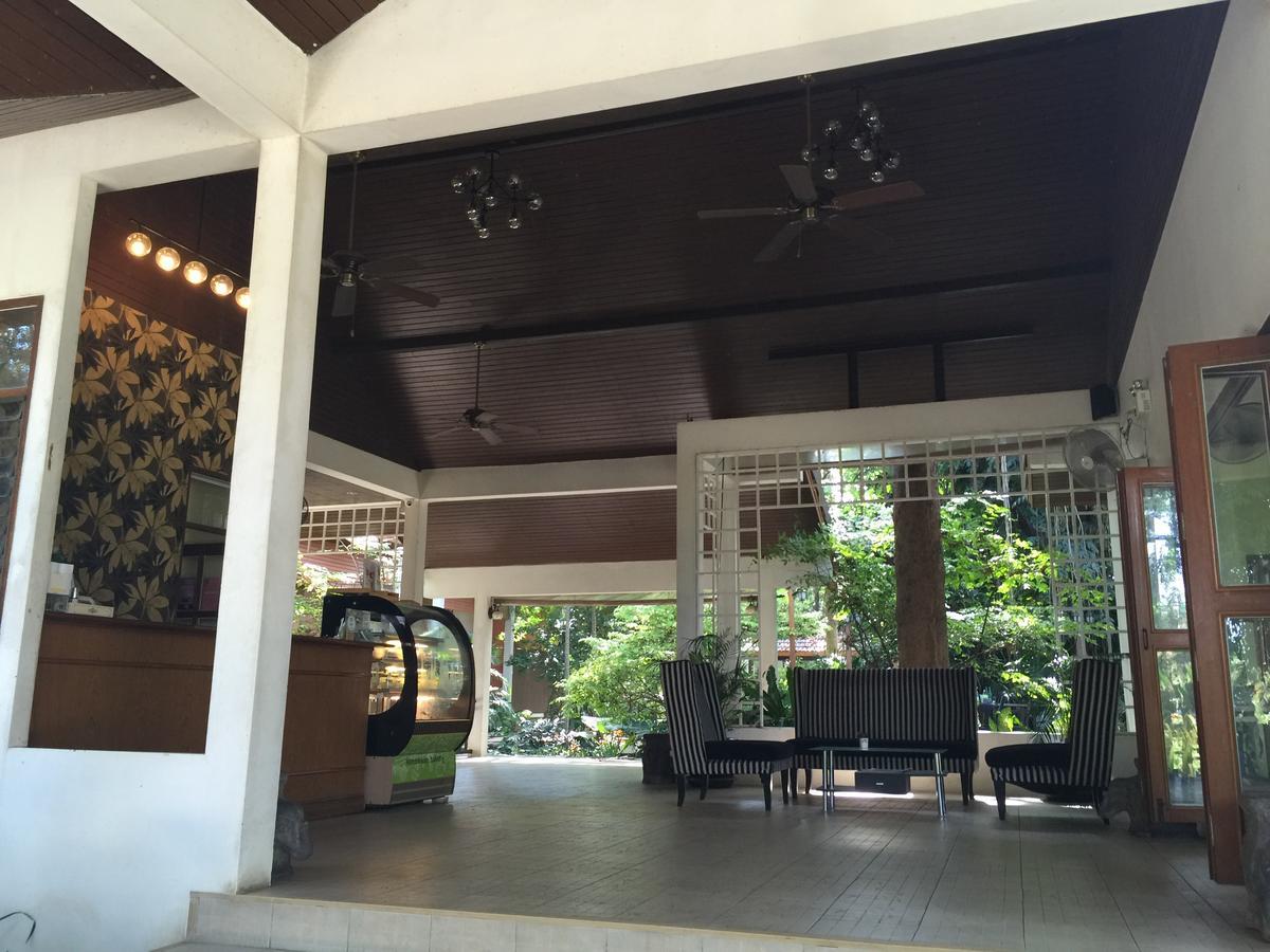 Tree House Hotel Sisaket Экстерьер фото