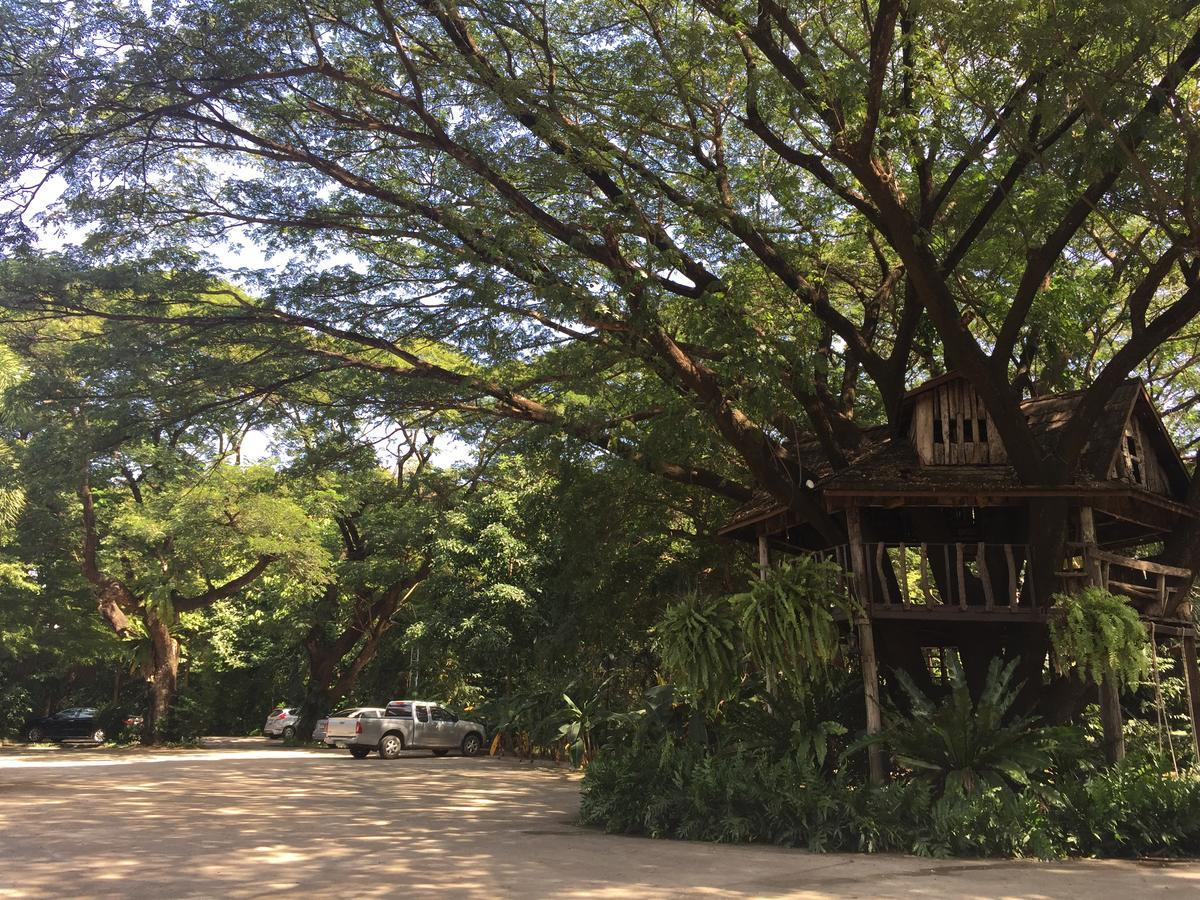 Tree House Hotel Sisaket Экстерьер фото